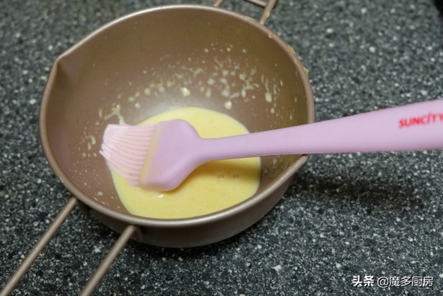 不加黄油炼乳葡萄干面包,蛋挞加淡奶油和炼乳葡萄干做法