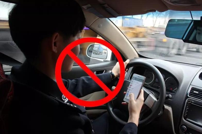 汽车有导航为什么还要用手机导航,为什么车自带导航还用手机导航呢