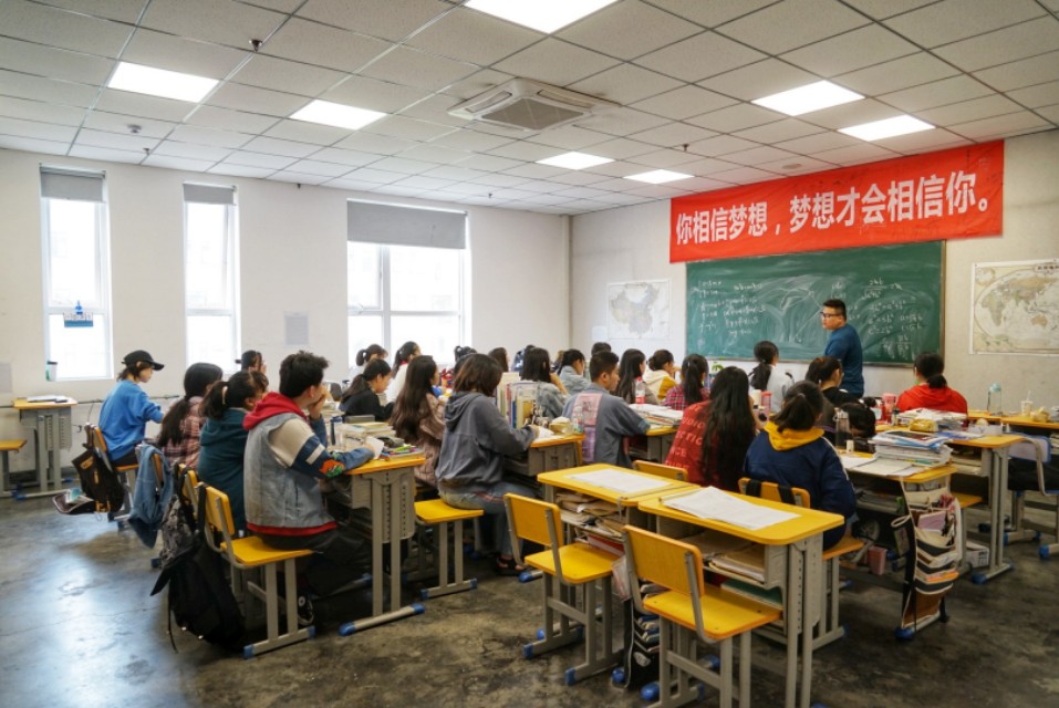 西安丹青易考美术学校是初中吗,西安丹青易考美术学校暑假集训