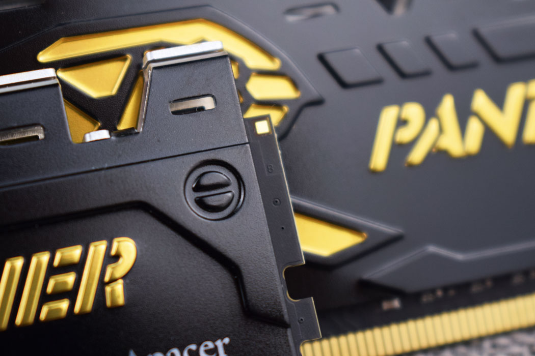 来自AFR颗粒的小惊喜，宇瞻黑豹DDR436008Gx2内存套条开箱试玩