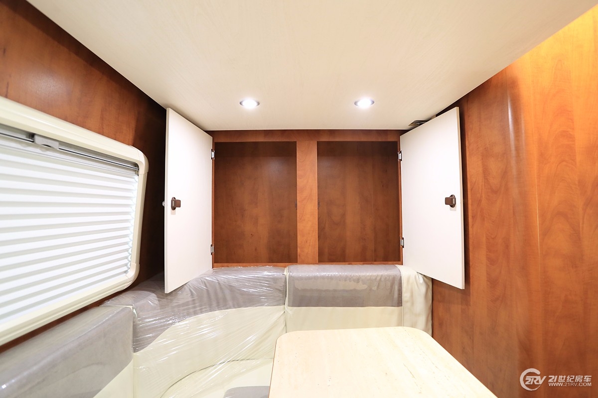 同级别车型谁敢跟它比轻量化！双会客区，实拍亚特plasy631房车