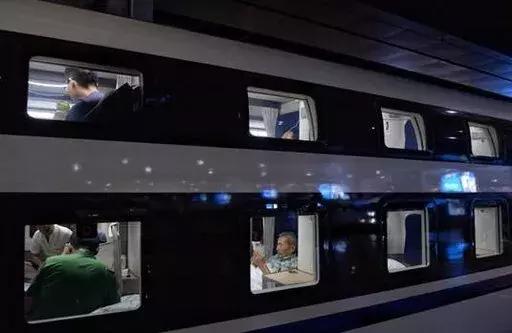 高铁高级软卧有多舒服,高铁软卧怎么睡觉