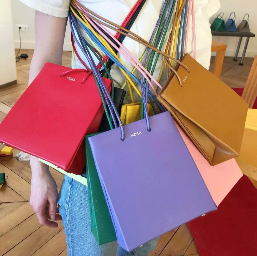 今年最流行最实用最能装的包包……竟然是购物袋？