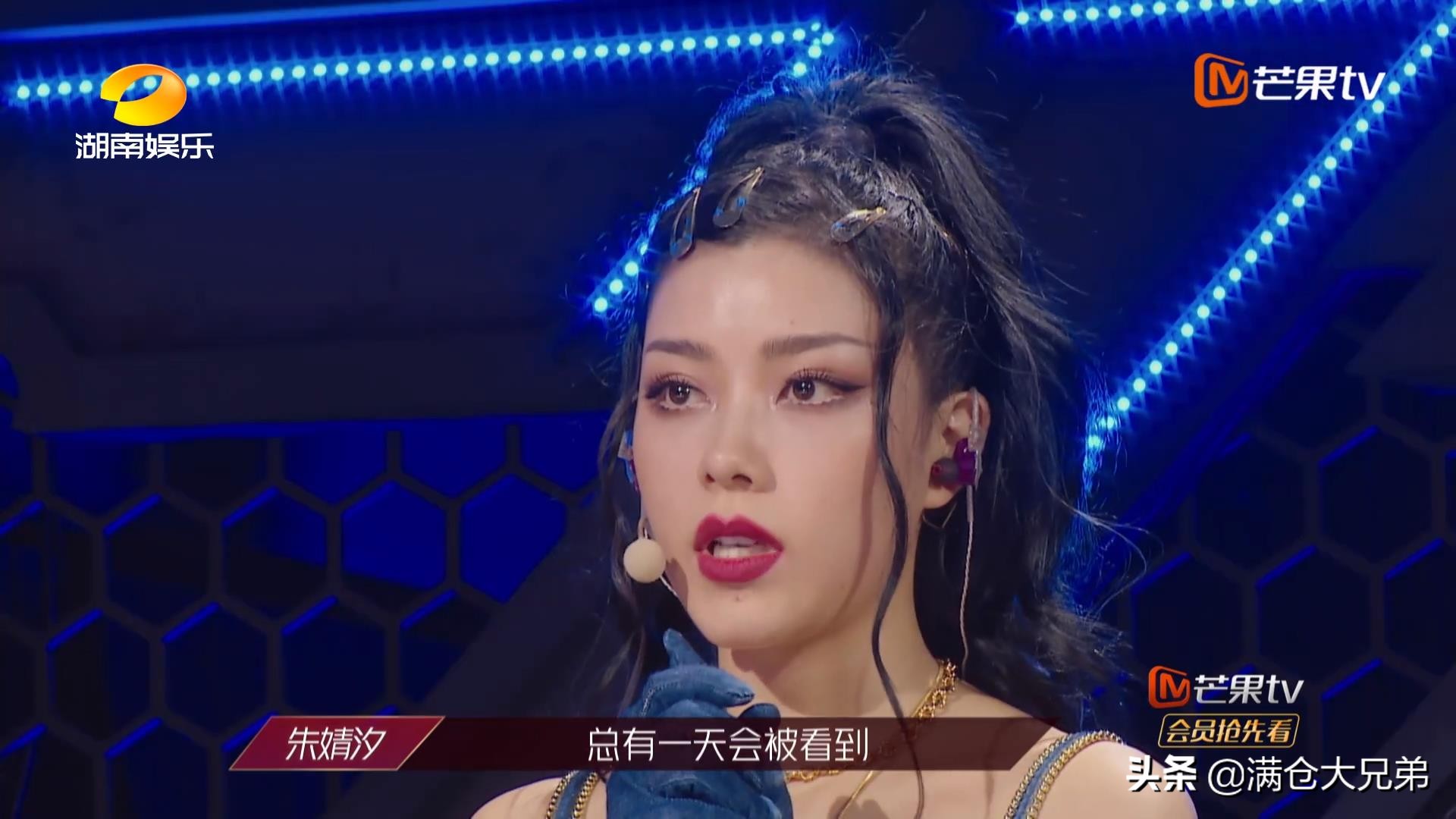 “浪姐”点球决胜：宁静踢向中路，王霏霏射进死角