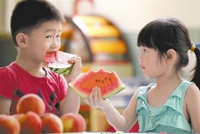 小孩大便带血医生说没事,1周岁宝宝大便带血丝