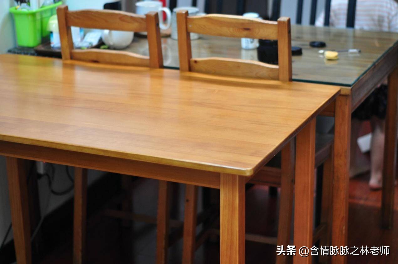 最新款式餐桌家用,实用实木餐桌款式推荐