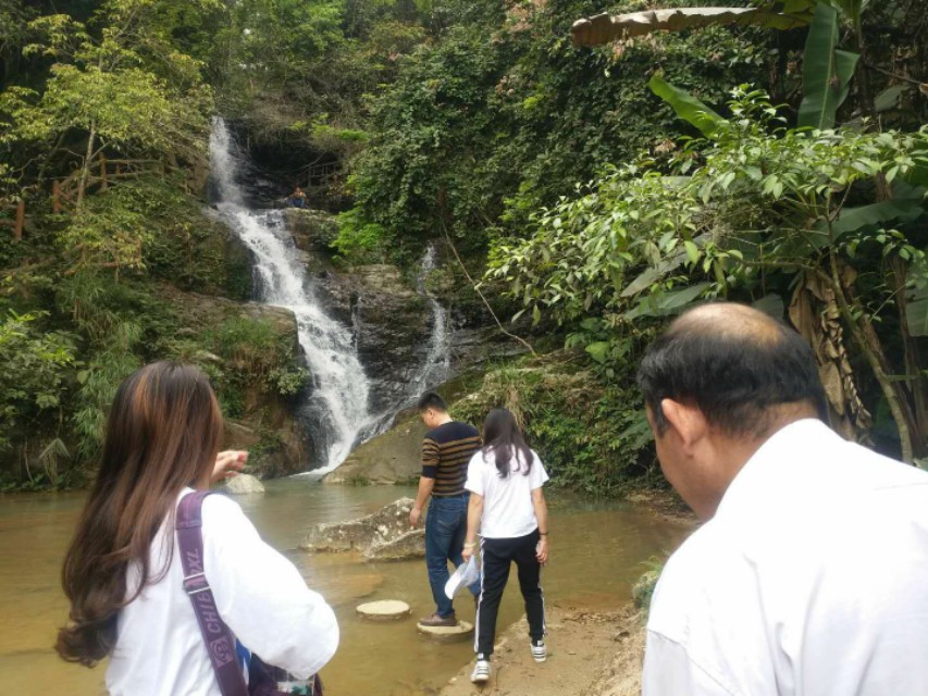 九重瀑布飞山外一座豪宅耀眼前――一次春游的美好记忆