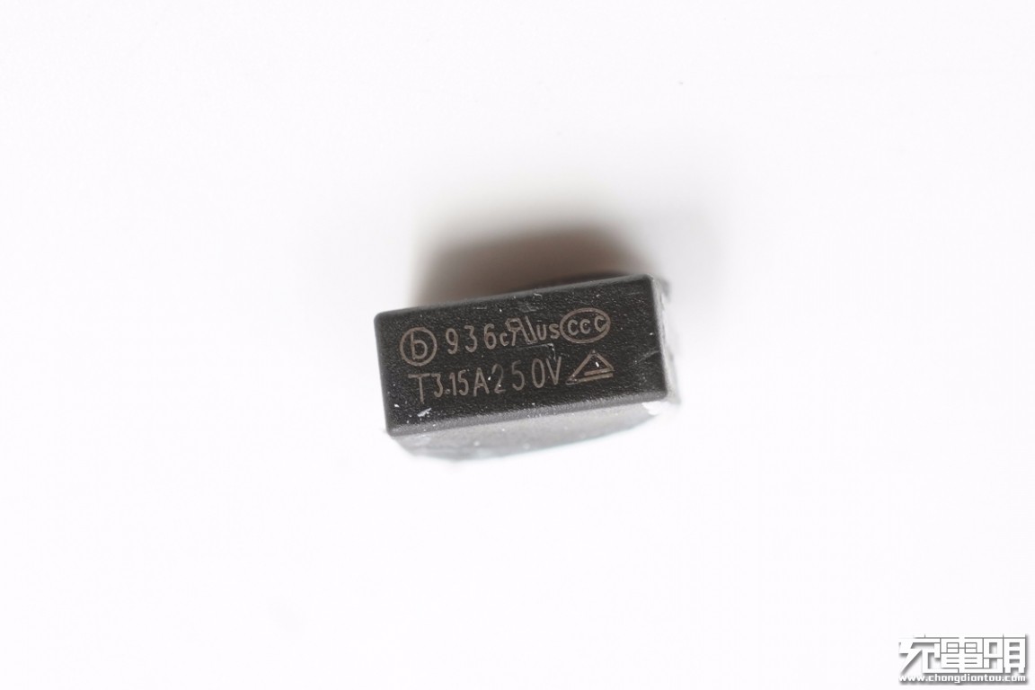 联想口红氮化镓充电器,联想氮化镓充电器对比测评