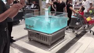 搞笑gif妹子的内心是崩溃的,搞笑gif妹子原来是个逗比