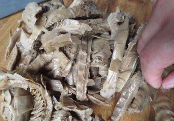 笋干不知正确泡法？只需水中加点它，鲜嫩又美味，饭店大厨都在用