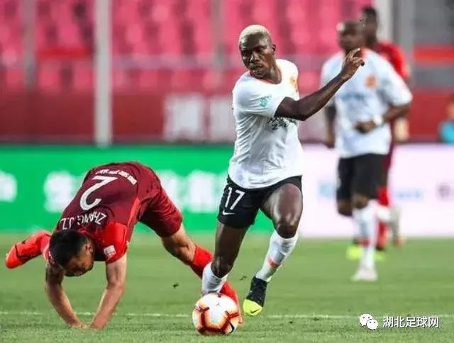 中超武汉卓尔对绿城保级战集锦,中超武汉拿半程冠军