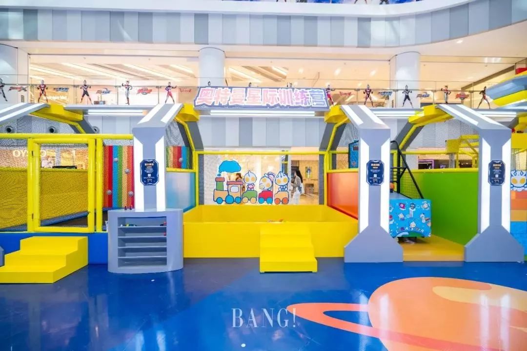 美已经不够了,今年的圣诞美陈必须“玩”起来