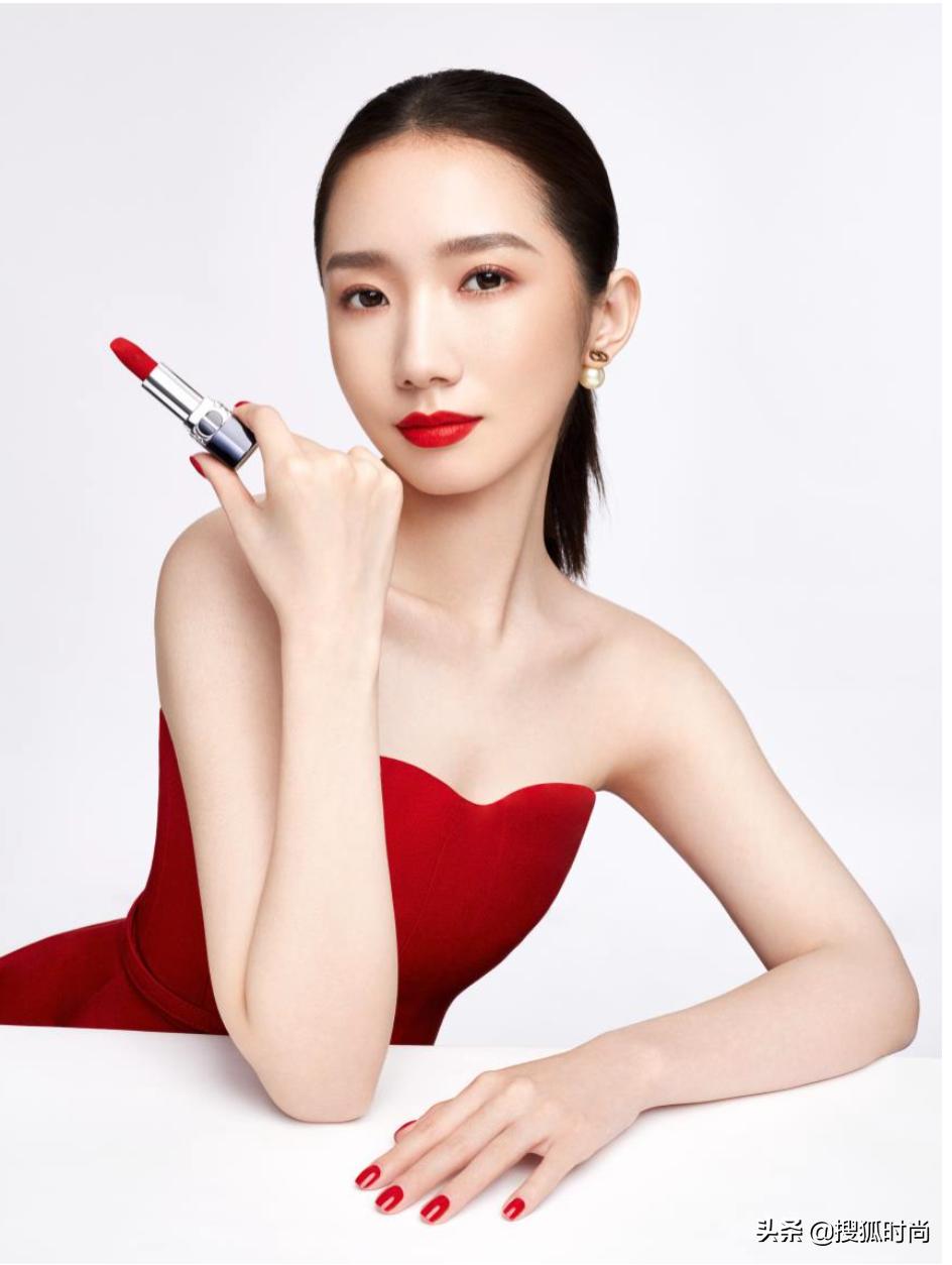 双十一预售首日李佳琦薇娅带货90亿，@cosme入驻天猫国际