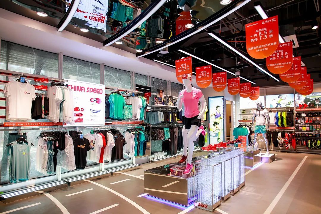 泉州海峡体育中心跑团,特步跑步体育中心