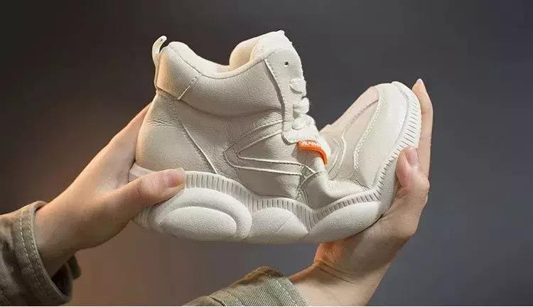 又好看又显高的鞋子,今年最火的鞋子时髦又高级