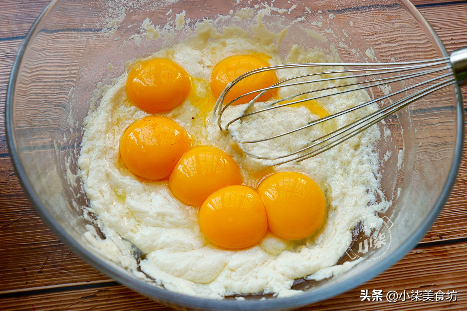 自己在家做蛋糕低成本,怎样自己在家做原价2999元的蛋糕