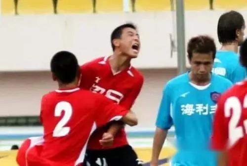 梅西的辉煌岁月,梅西曾经年少轻狂的模样