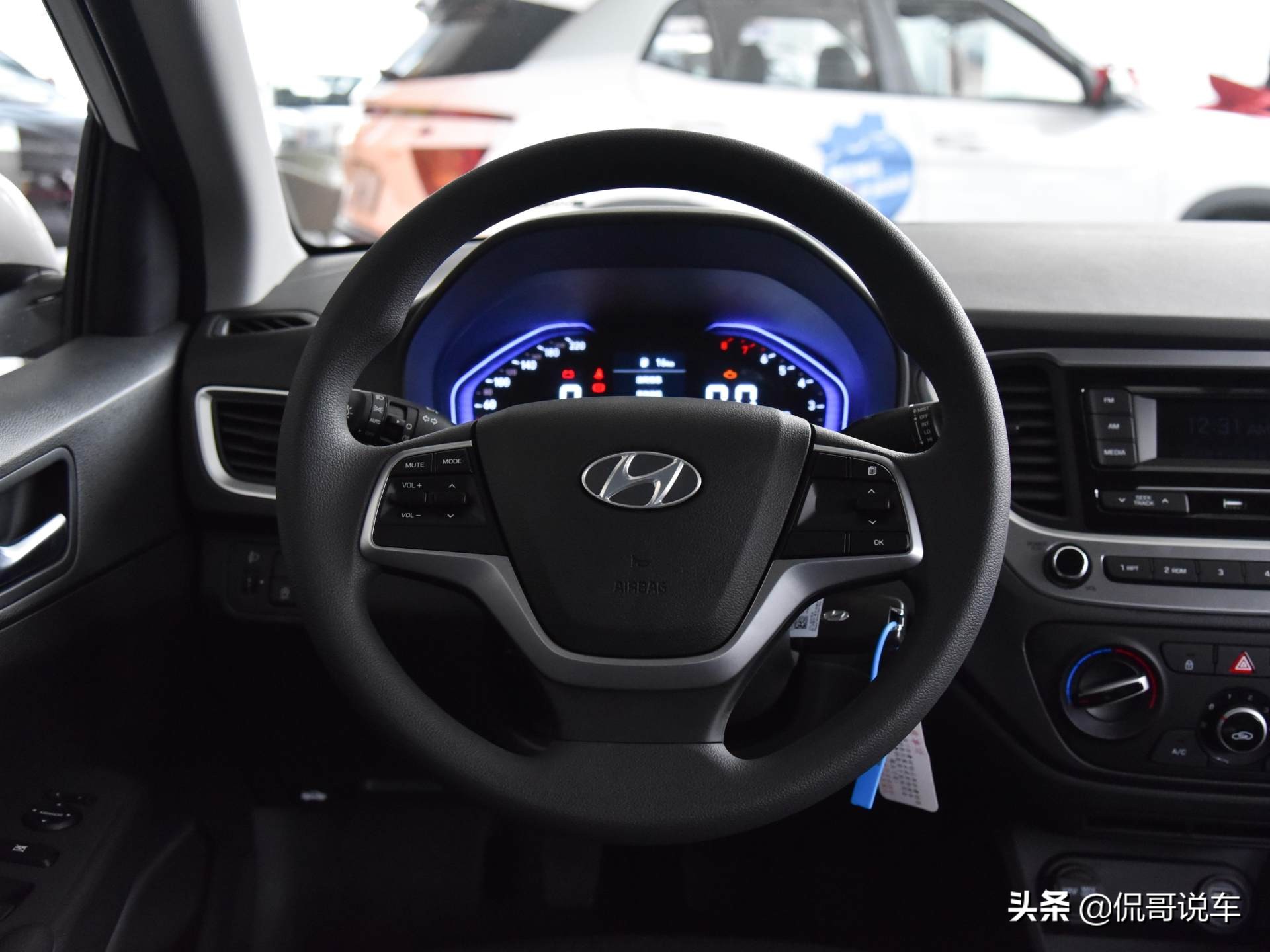 油耗低性价比好的车排行榜,2022款悦纳手动最低配国六提车