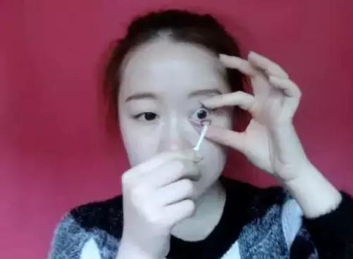 不会戴隐形眼镜拿什么可以练手,不会戴美瞳怎么办视频