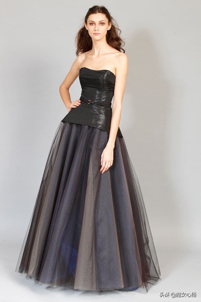 扁平胸的女生穿什么衣服好,扁平身材穿什么衣服好看