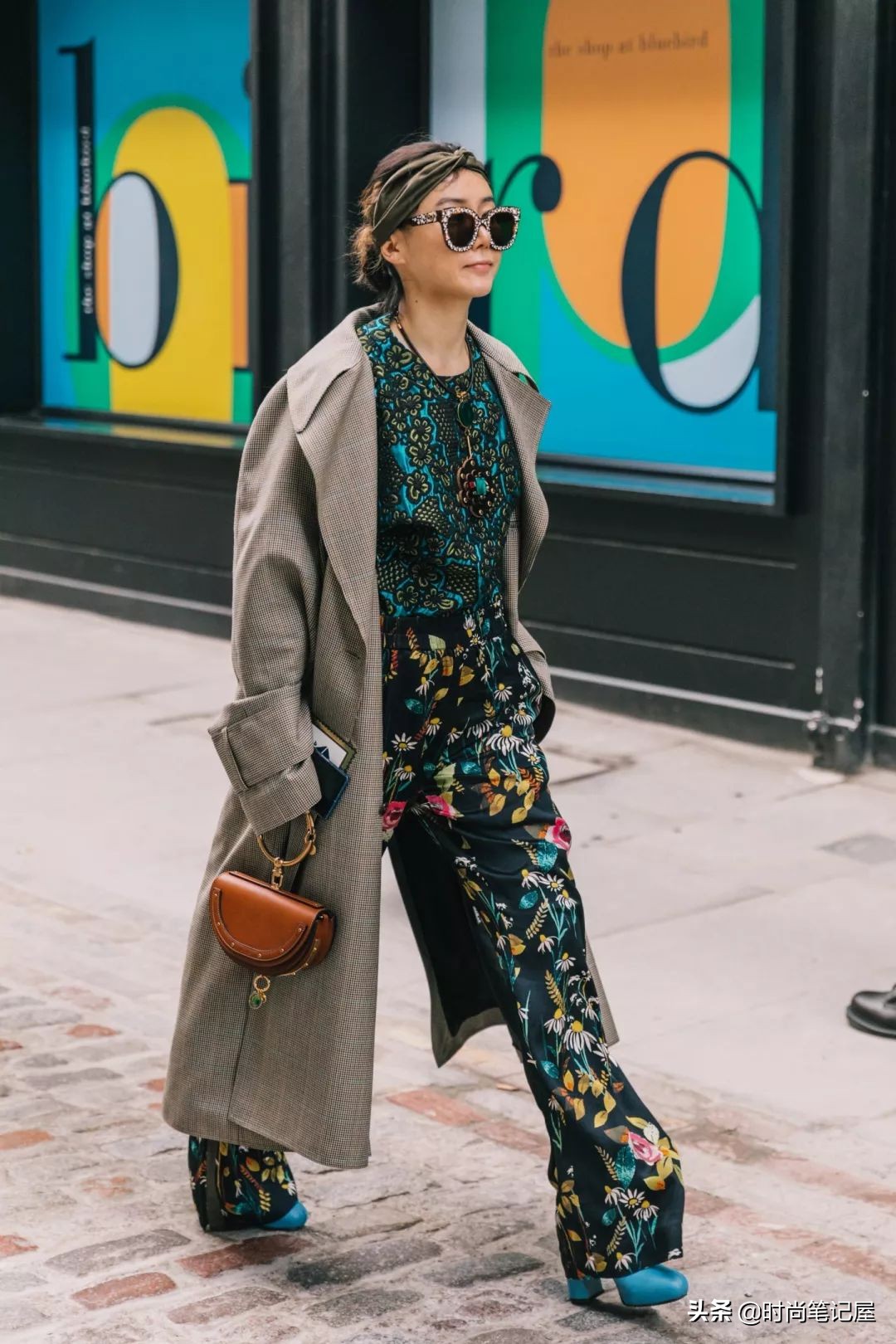 裙子秋冬款搭长筒靴,裙子秋冬款配长筒靴