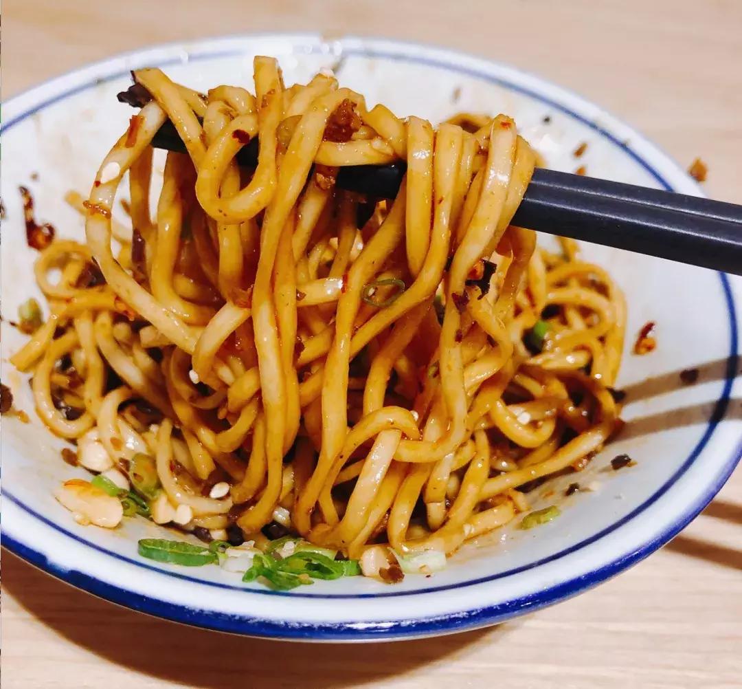 宜宾燃面比重庆小面好吃吗,宜宾最正宗的宜宾燃面