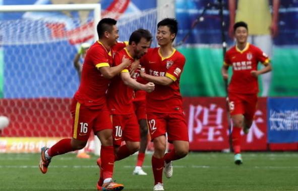 五人制足球被红牌罚下,第一个脱衣庆祝吃黄牌的球员