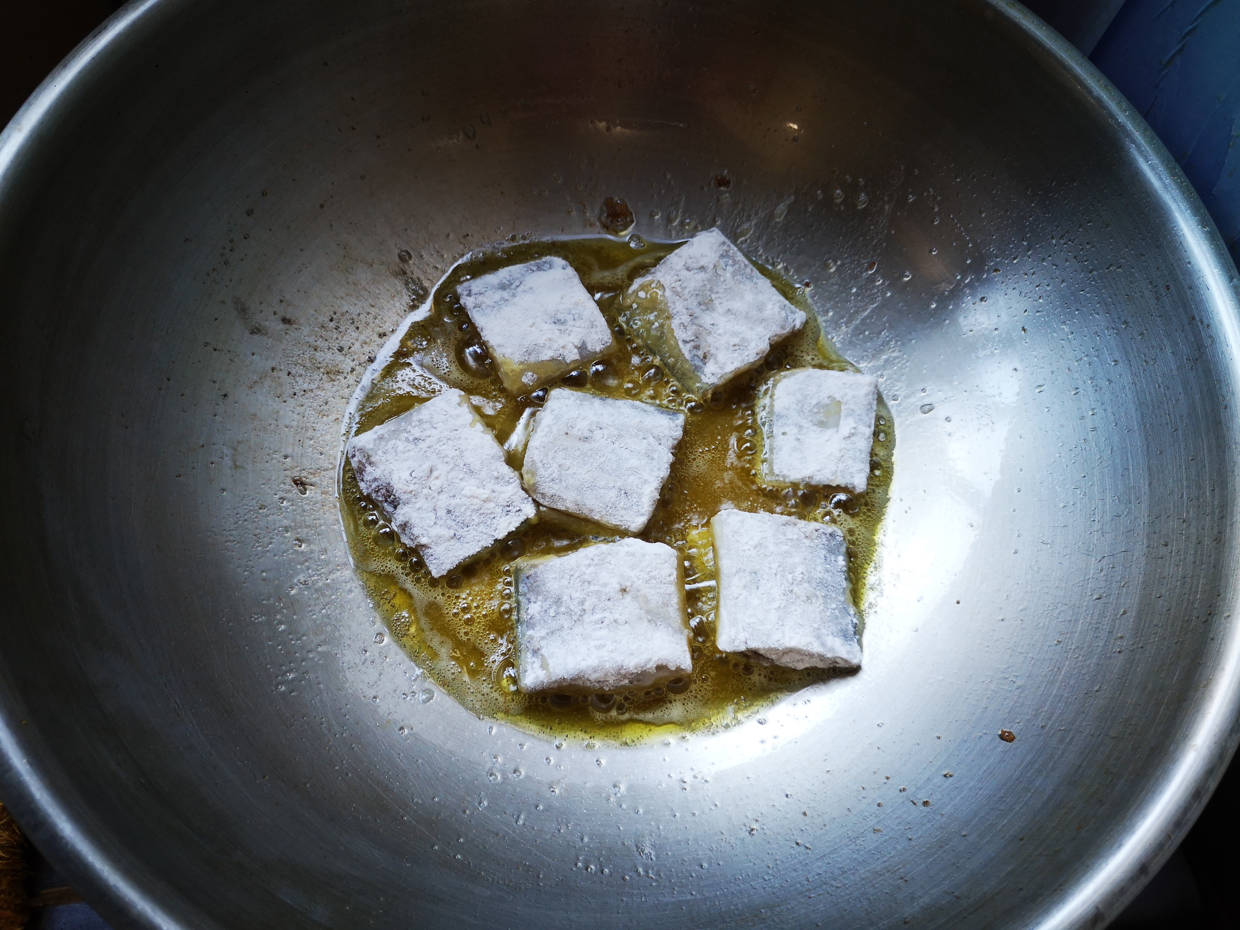 特百惠的锅怎样煎带鱼不粘锅不烂,煎带鱼吃怎么样才能让带鱼不粘锅