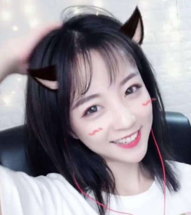 莉哥复出唱让我做你的眼睛,网红莉哥复出