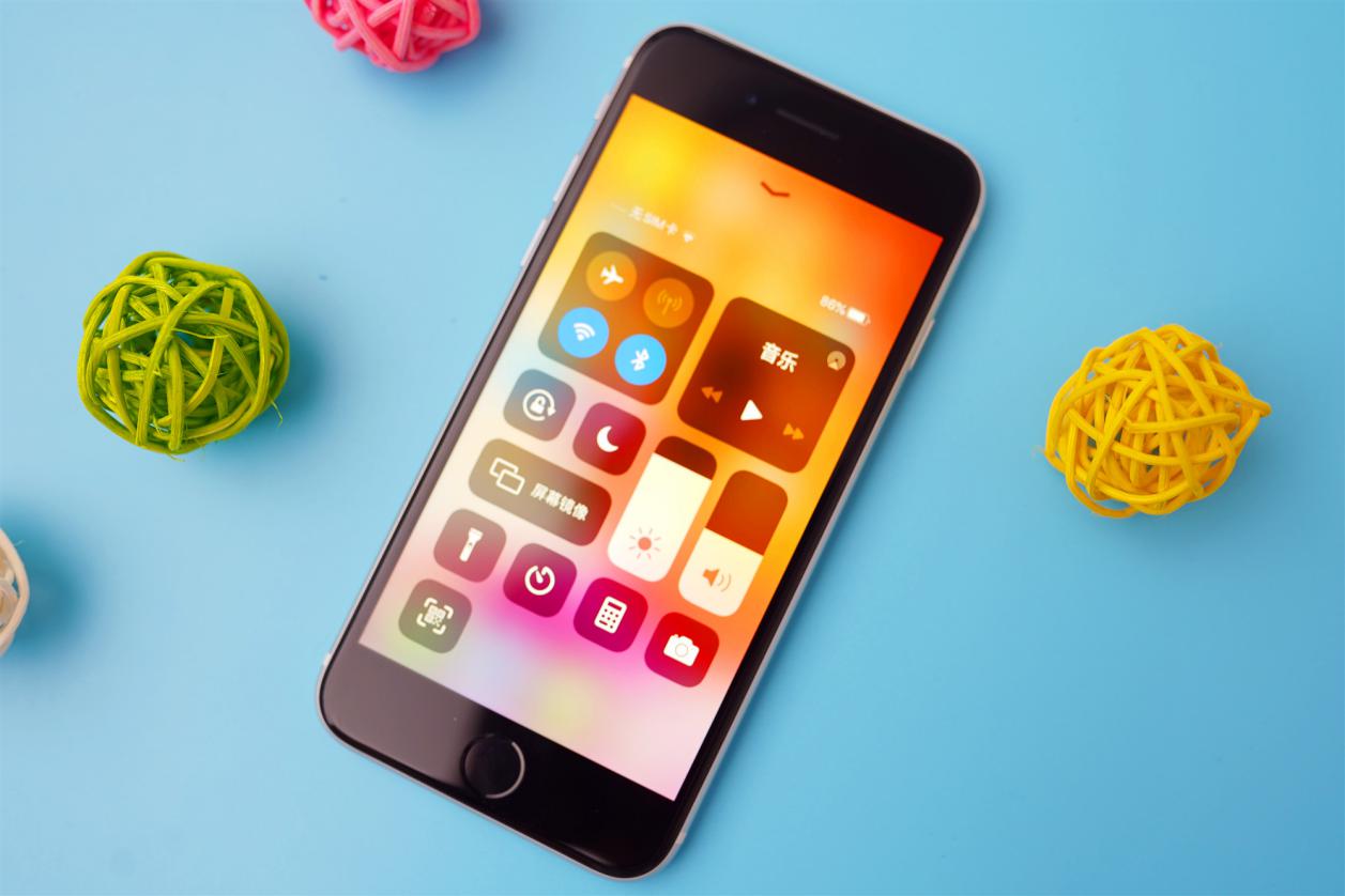 iphonese全面评测,iphonese最新一代测评