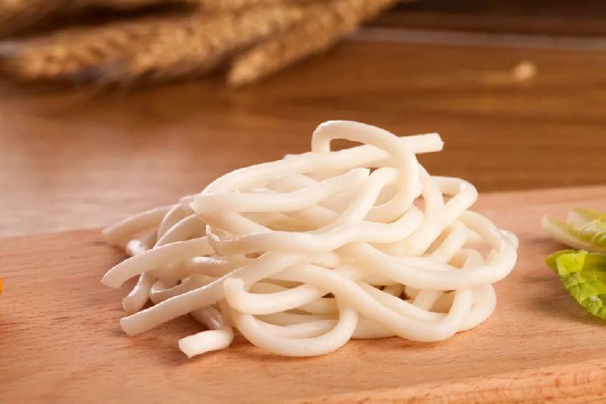 揭秘桂林米粉的生意经！地方小吃是如何开遍全国的？