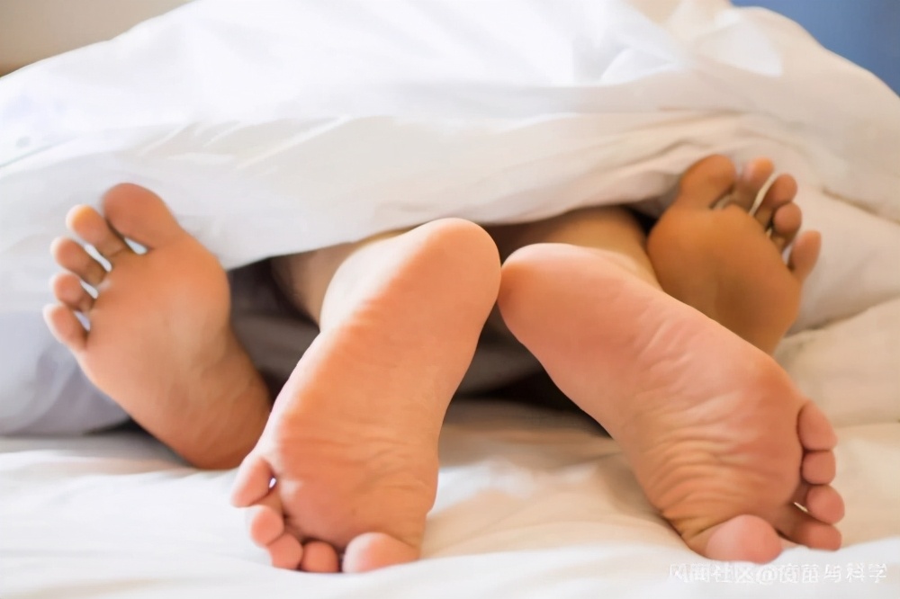 接种COVID-19疫苗不建议剧烈运动,那么啪啪呢?