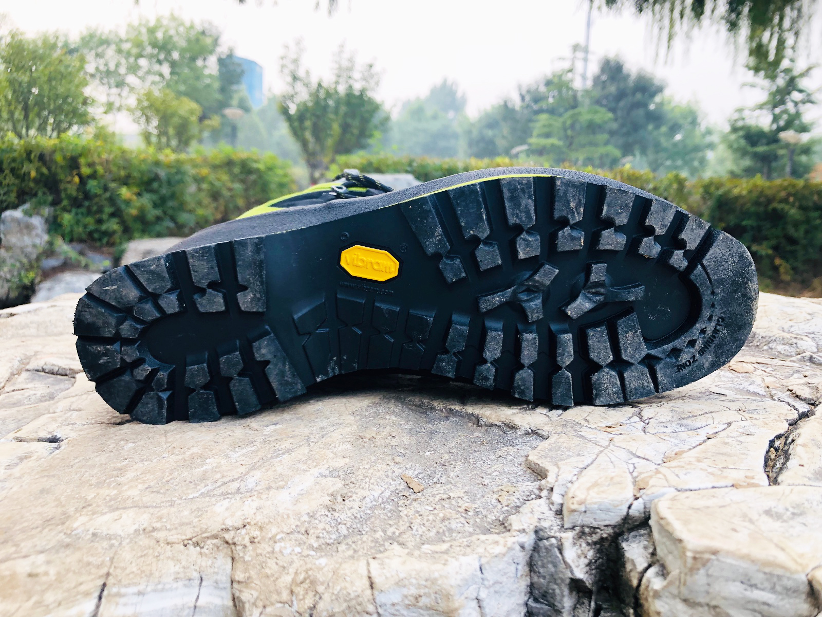 高帮登山鞋的缺点,lowa高帮登山鞋测评