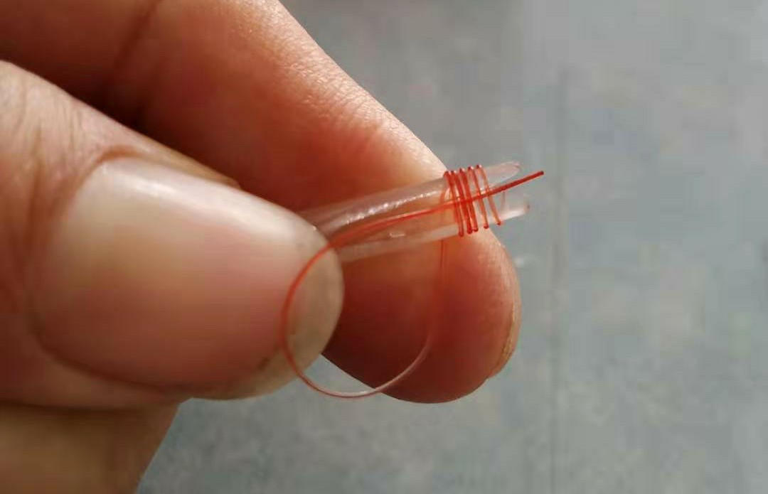 用笔芯做系钩器,怎么用圆珠笔自制绑钩神器