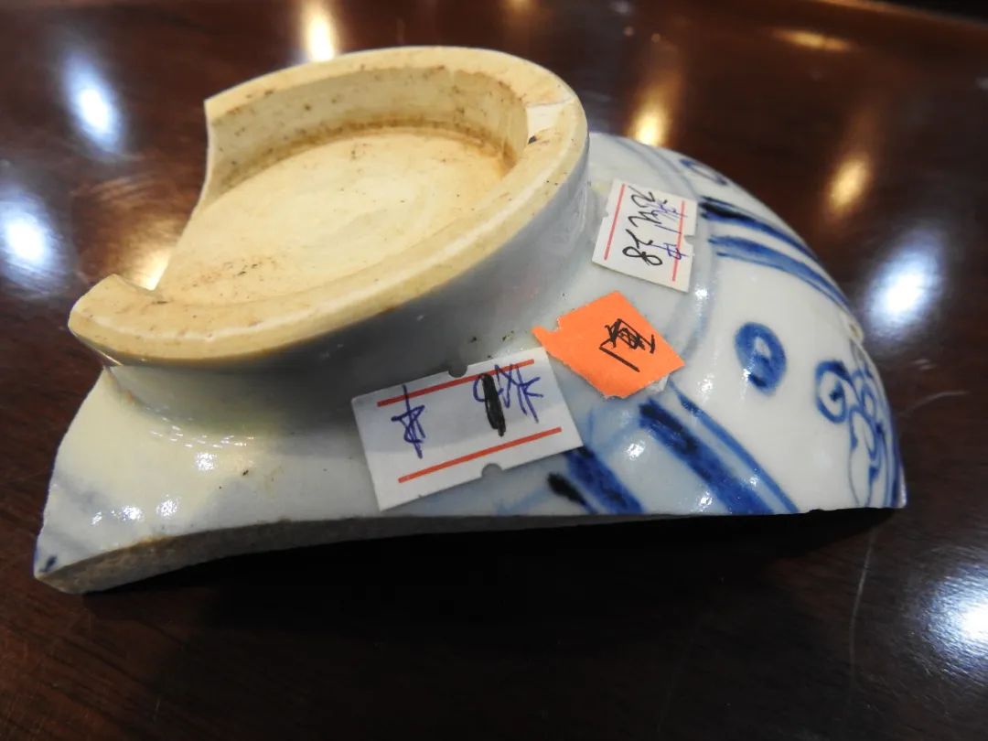 鍏冮潚鑺卞寽鐪熷搧鐗瑰緛,姘戠獞鍏冮潚鑺辩鐗瑰緛