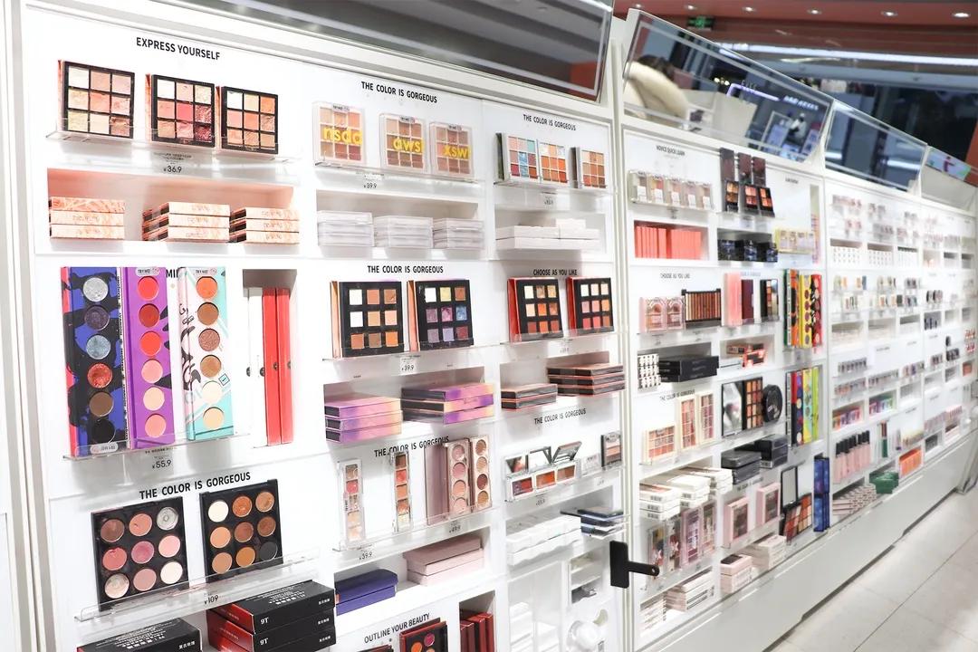 火爆小红书的调色师来柳巷贵都啦！超大牌小样超全美妆等你来打卡