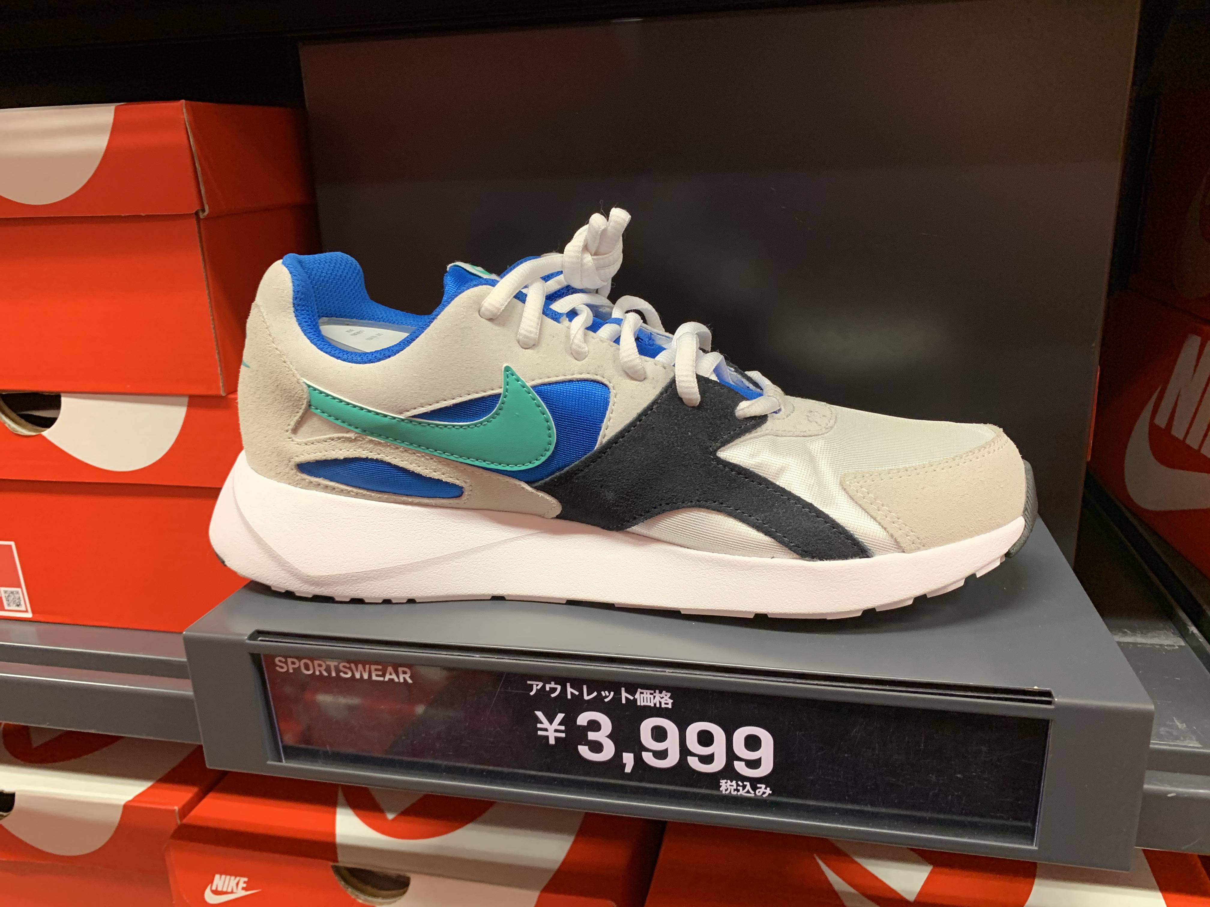 日本东京购物的必去之地御殿场Outlets