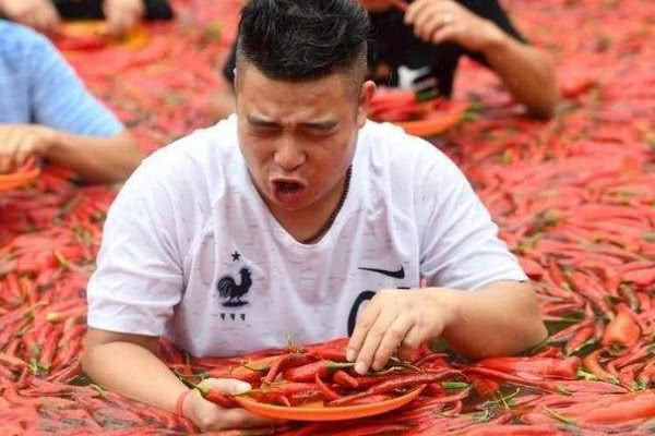 无辣不欢吃起来痛快,无辣不欢吃一口滋滋冒汗