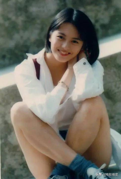 44岁梁咏琪晒和女儿照片 (梁咏琪怎样认识西班牙老公)