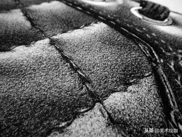 用1支针管笔点画了200小时，结果很惊人