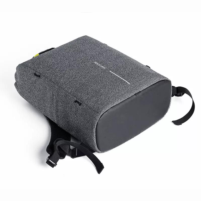 型男出街必备：刀割不入、风雨不侵，这款硬核背包丢大街都偷不走