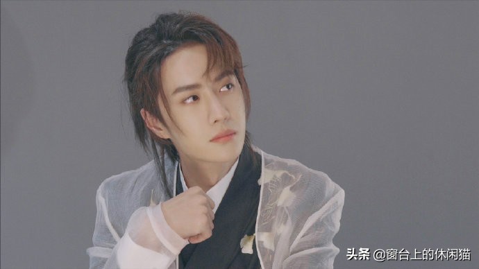 王一博成功的艰难历程,王一博的坎坷成名之路