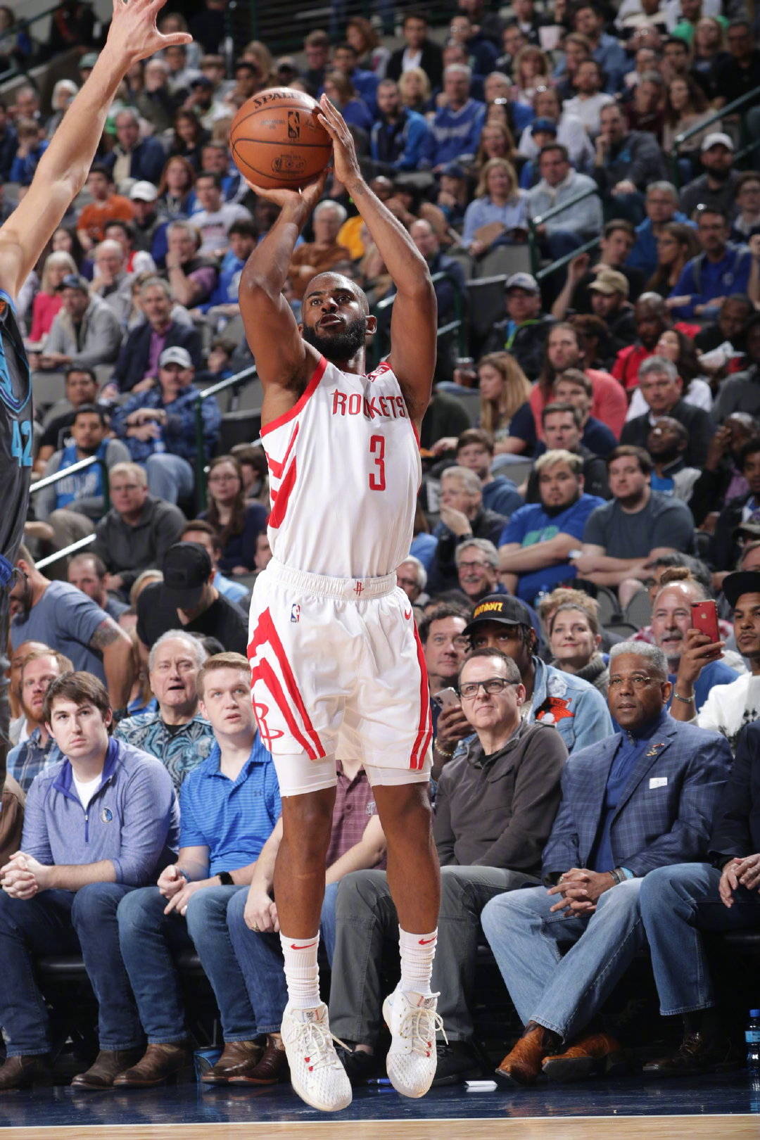 中距离，昂扬不灭——说说篮球场上最古典的*局破**艺术