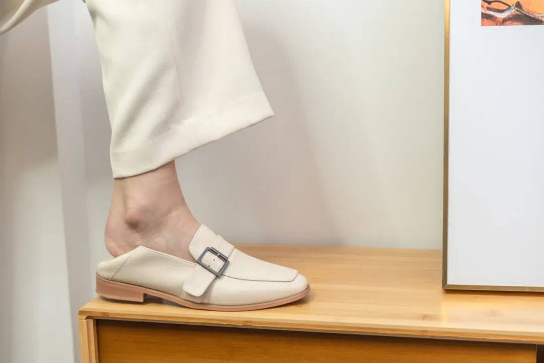 春夏值得入手的10款鞋子,秋天最时髦好穿的鞋这4双必买