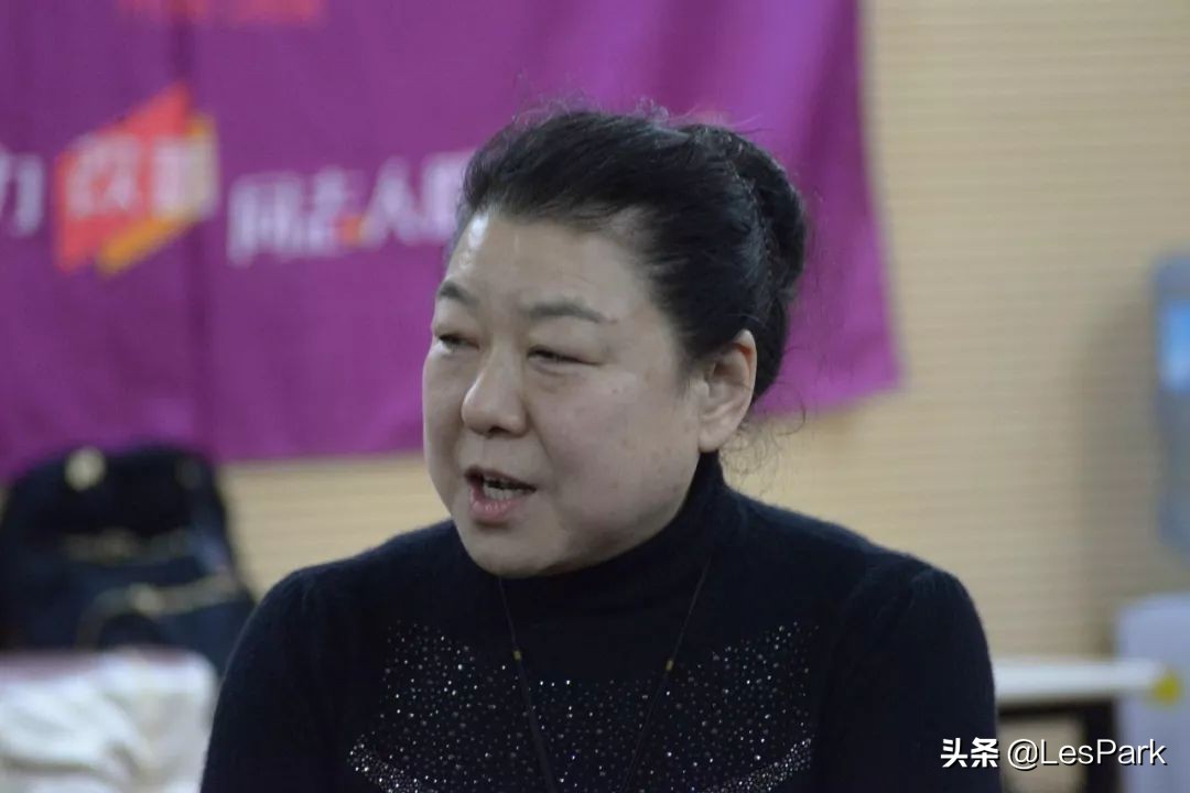 “拉拉女儿第二次出柜，颠覆我的人生观。”