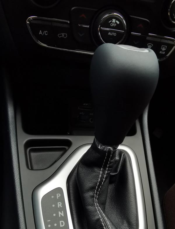 自由光2.0t驾驶感受,18年自由光2.4车主真实感受