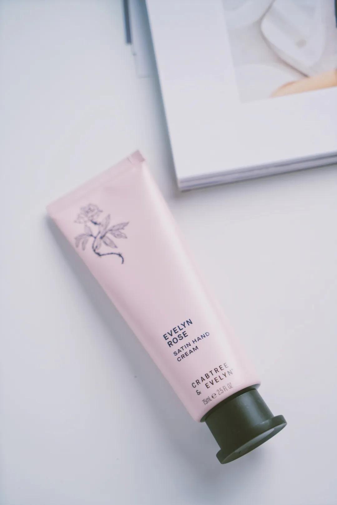 最好用的水乳霜精华是哪一款,最值得购买的护肤单品面霜油皮