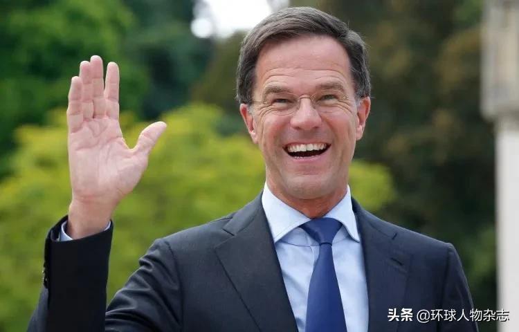 荷兰人囤*麻大**、抢厕纸，卫生部长心力交瘁晕倒后辞职，帅气亲民的首相急了！