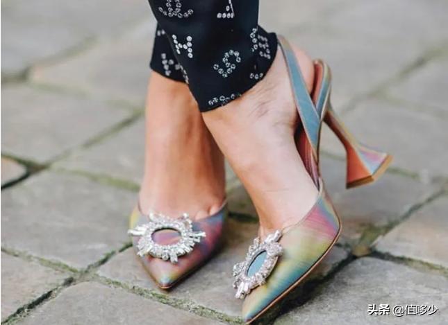 2020年爆款凉鞋,今年最流行的4款凉鞋