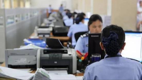 驾驶证丢了逾期未审验,驾驶证丢失长时间不补办会吊销么